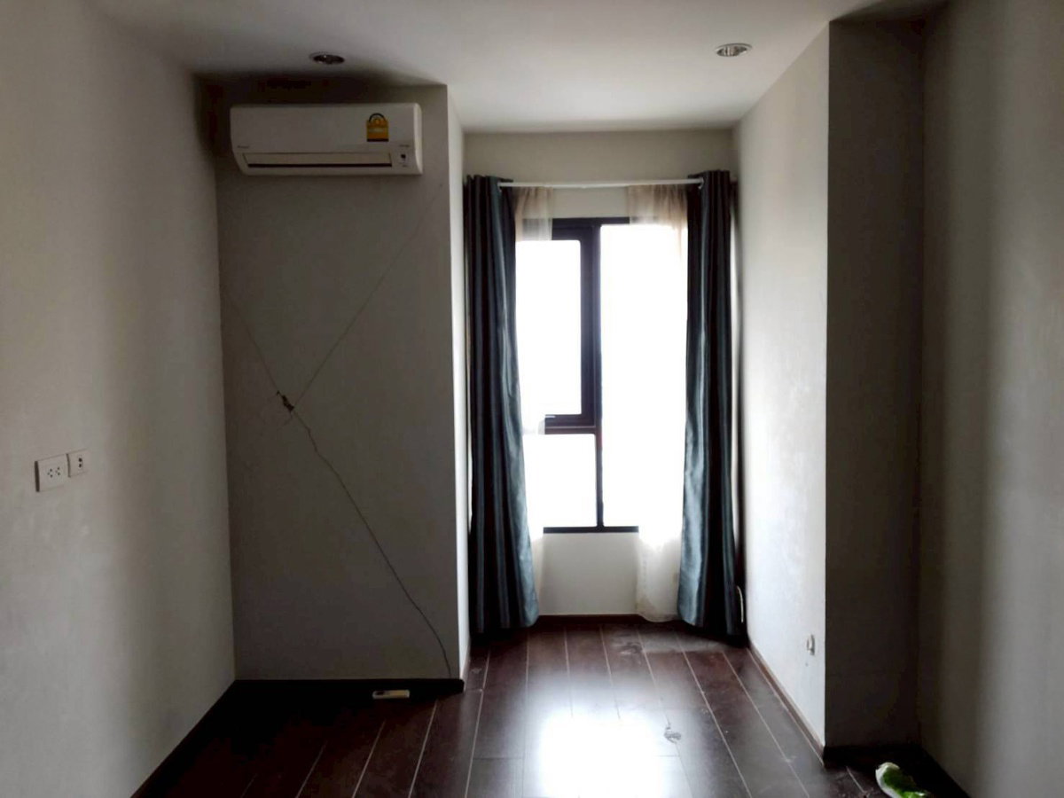 รูป JK2 5787520 : ซี เอกมัย ถ.เอกมัย - รูปที่ 9/11