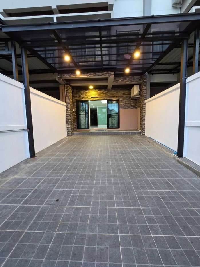 รูป 3-Storey House for Sale in East Pattaya - รูปที่ 13/14