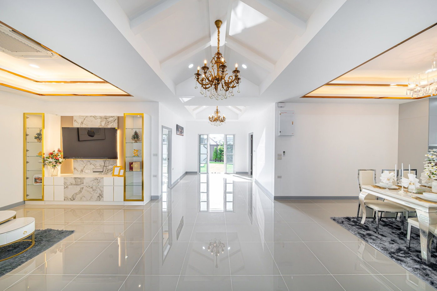 รูป Mabprachan Pool Villa 4 Beds for Sale - รูปที่ 2/18