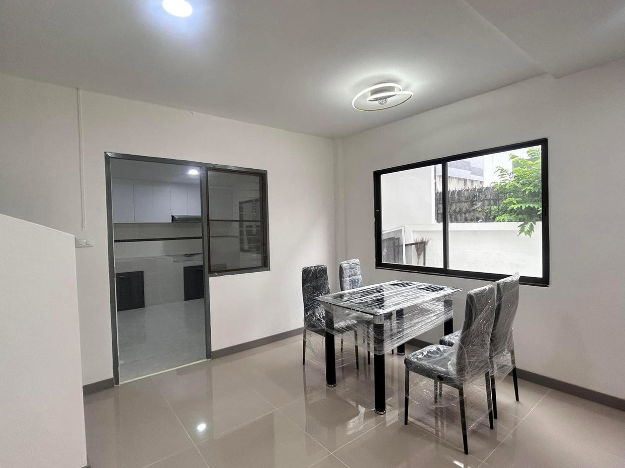 รูป 2-Storey House for Sale in East Pattaya - รูปที่ 3/11