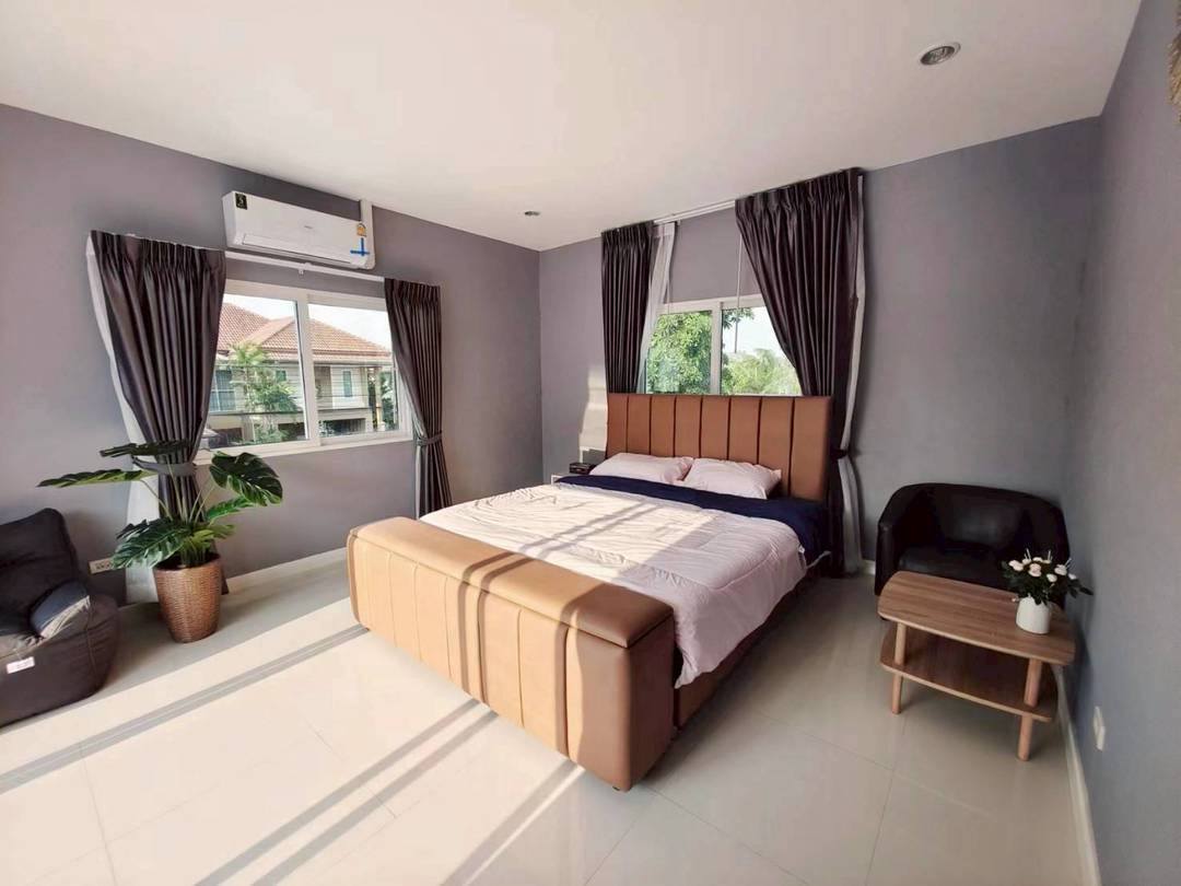 รูป Spacious 9-Bedroom Pool Villa in East Pattaya - รูปที่ 10/15