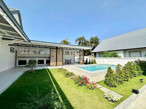 5 Bedrooms House in Mabprachan for Sale