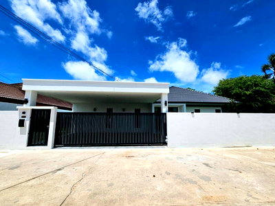 เช่าบ้านเดี่ยว ชลบุรี : Modern Luxury Pool Villa for Rent in East Pattaya