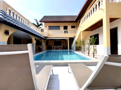 บ้านเดี่ยว ถนนพัทยาใต้ : Pool Villa in South Pattaya for Sale