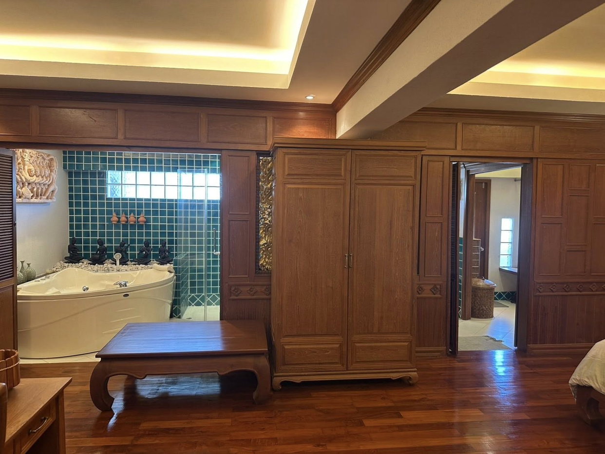 รูป Star Beach Condominium 2 Bedroom for Sale in Pratumnak Pattaya - รูปที่ 13/14