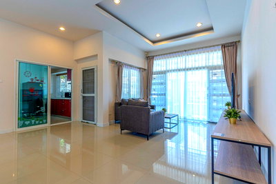 Houses for sale Frost Magical Ice of Siam : 3 Bedrooms House for Sale in East Pattaya