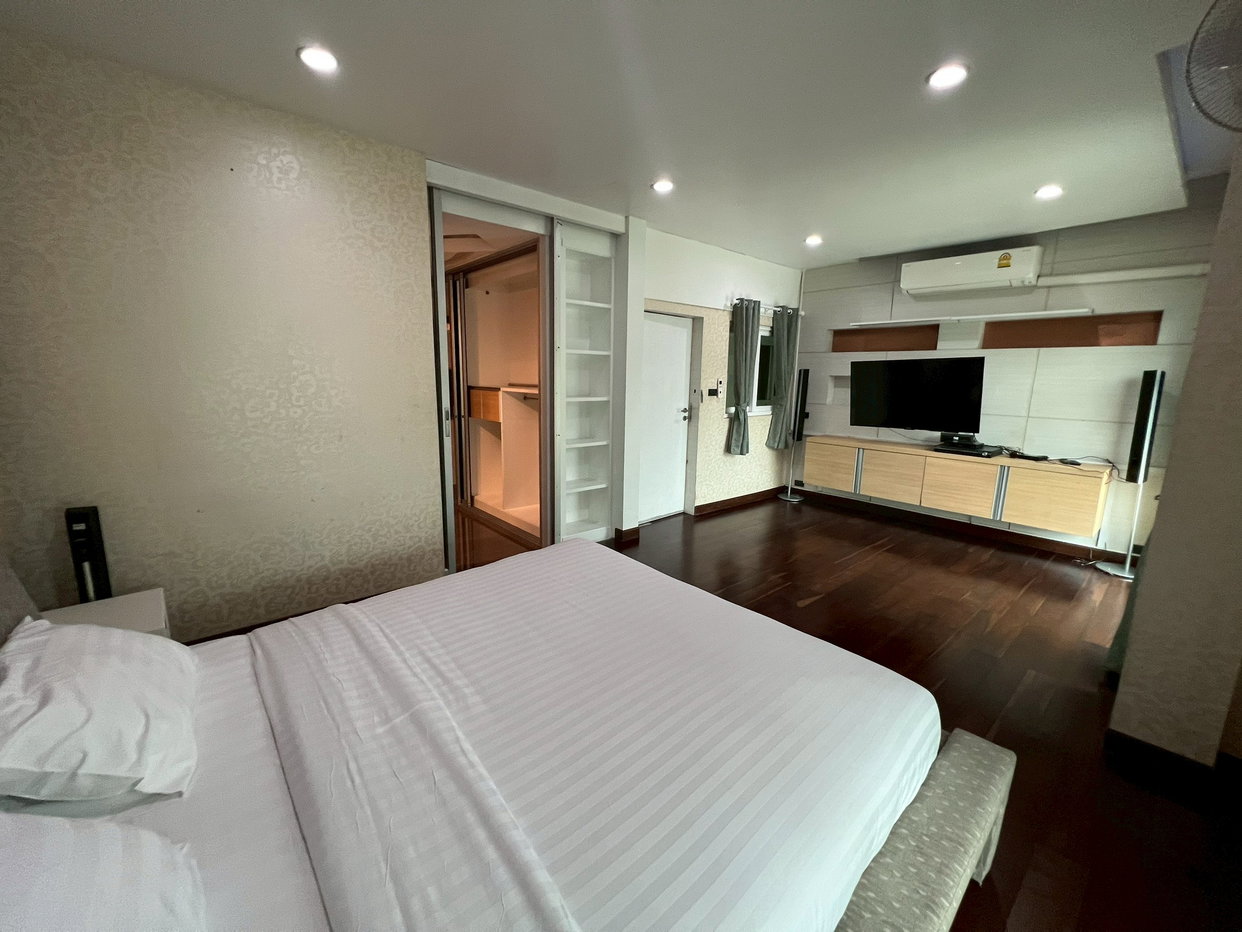 รูป Luxury Pool Villa 6 Bedrooms for Rent in Thung Klom-Tan Man - รูปที่ 20/23