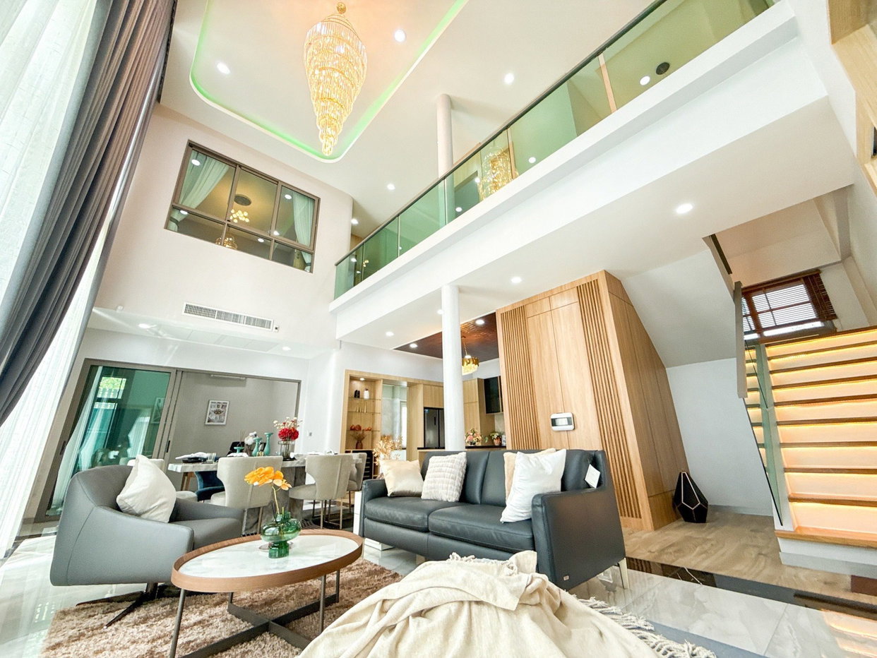 รูป Luxury Pool Villa for Sale – Prime Mabprachan Location - รูปที่ 5/21