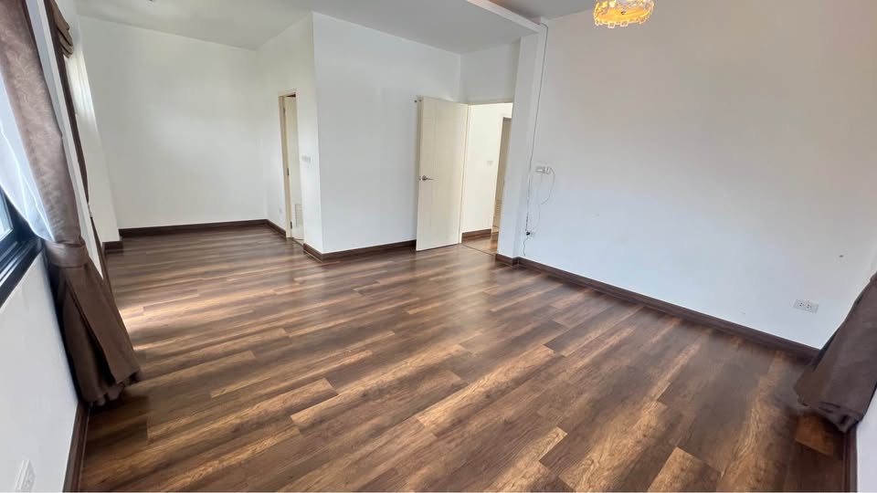 รูป 3 Bedrooms Townhouse for Sale in East Pattaya - รูปที่ 3/17