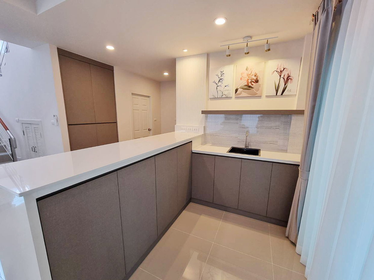 รูป 4 Bedrooms House in East Pattaya for Rent - รูปที่ 7/16