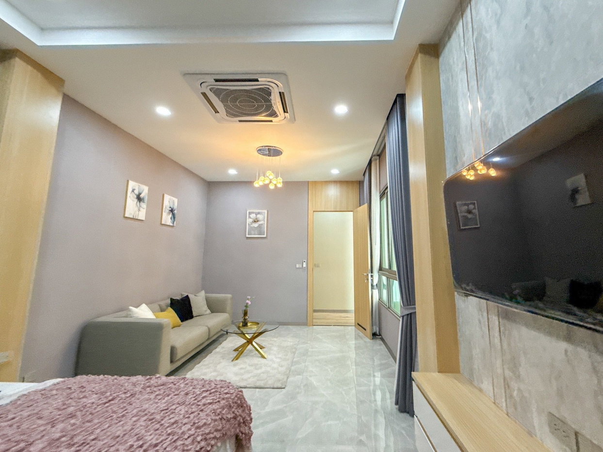 รูป Luxury Pool Villa for Sale – Prime Mabprachan Location - รูปที่ 13/21