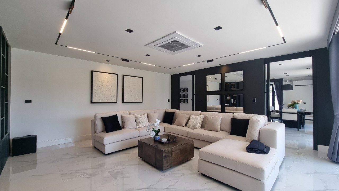 รูป Pool Villa in Mabprachan for Rent - รูปที่ 2/25