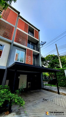 ทาวน์โฮม รามอินทรา 64 : ขาย Townhome ไซมิส บรอทซั่ม แอท แฟชั่น Style Model Tropical ใกล้สถานีรถไฟฟ้า