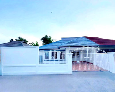 ทาวน์โฮม พิพิธภัณฑ์ยางพารา  : Modern 2-Bedroom House for Rent in Khao Noi, Pattaya