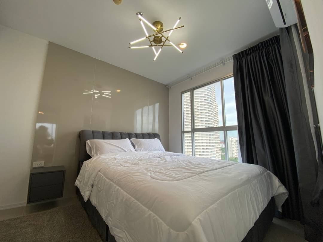 รูป Lumpini Jomtien 3-Bedroom Condo for Sale with Direct Sea View - รูปที่ 10/17