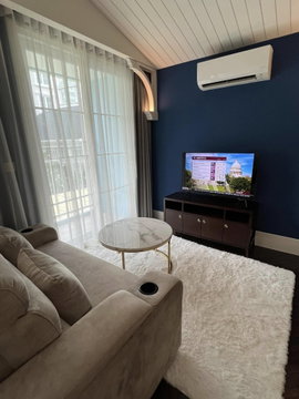 Grand Florida 1 Bedroom Pool View for Sale