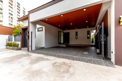 บ้านเดี่ยว พิพิธภัณฑ์ยางพารา  : Luxury Detached House with Private Pool in Pattaya