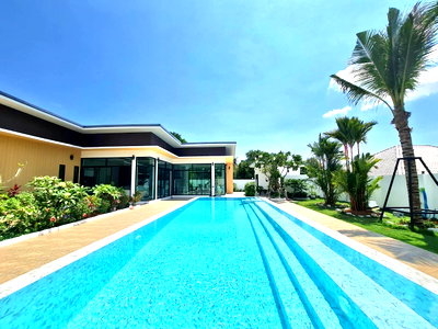 Houses for sale Khao Chi Chan : 3 Bedrooms Pool Villa for Sale in Bangsaray