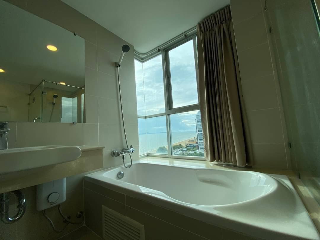 รูป Lumpini Jomtien 3-Bedroom Condo for Sale with Direct Sea View - รูปที่ 13/17