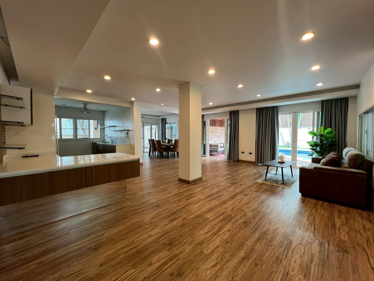 รูป Luxury Pool Villa 6 Bedrooms for Rent in Thung Klom-Tan Man - รูปที่ 8/23