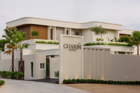 CHARIN PATTAYA, 2-storey luxury detached house with private swimming pool. Modern design Spacious space Use high quality materials, starting 29.9 MB