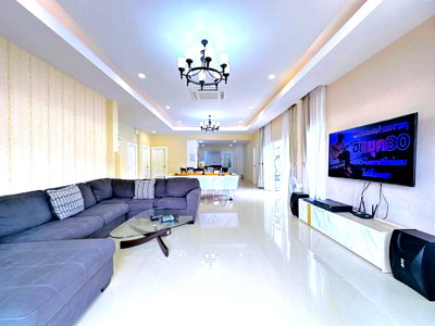 เช่าบ้านเดี่ยว วิทยาลัยเทคนิคสัตหีบ : 4 Bedrooms Pool villa for Rent in Huay Yai