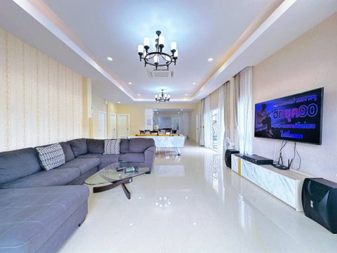 4 Bedrooms Pool villa for Rent in Huay Yai