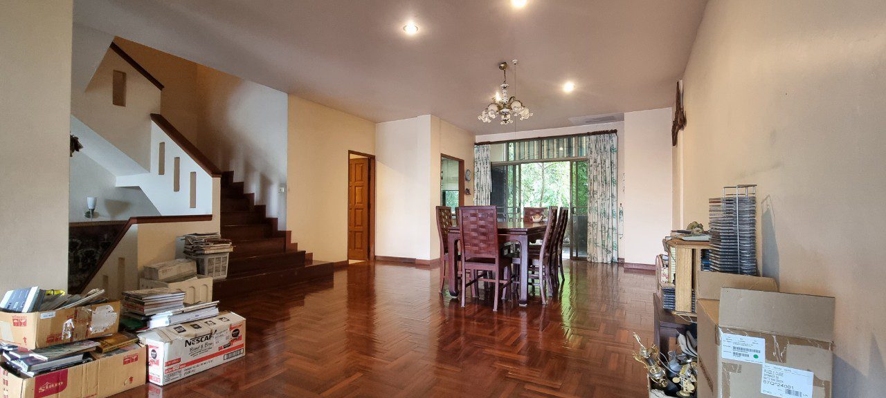 picture 5-Storey House in Pratumnak for Sale - 2/10