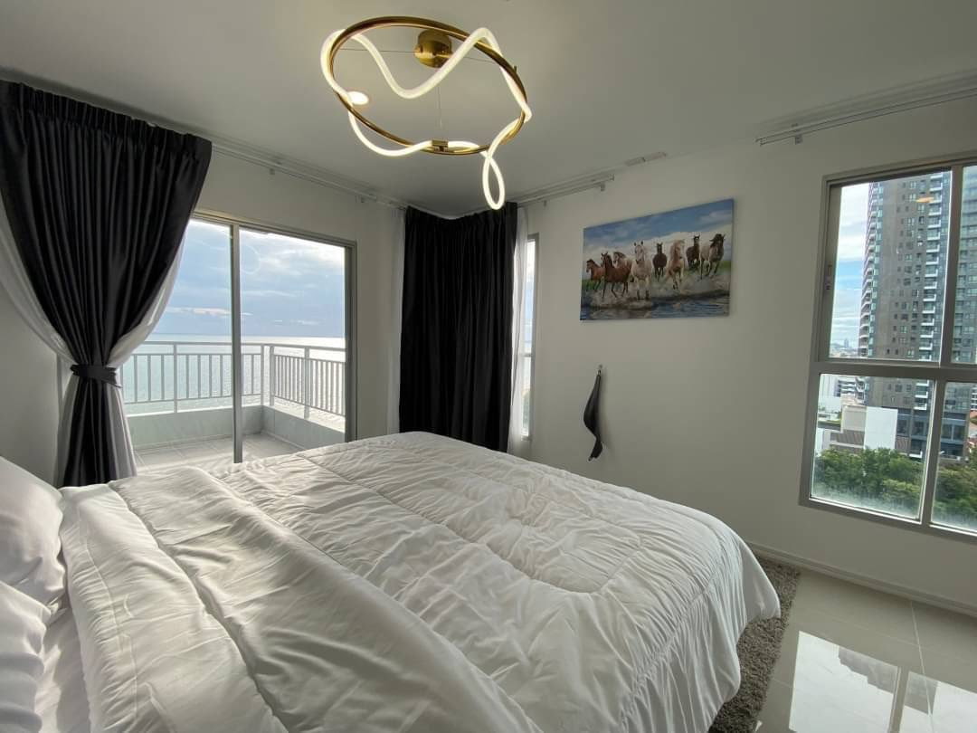 รูป Lumpini Jomtien 3-Bedroom Condo for Sale with Direct Sea View - รูปที่ 9/17