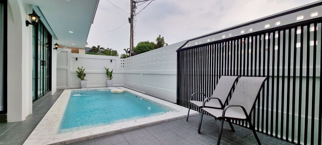 รูป 3 Bedrooms Pool Villa For Sale in East Pattaya - รูปที่ 2/18