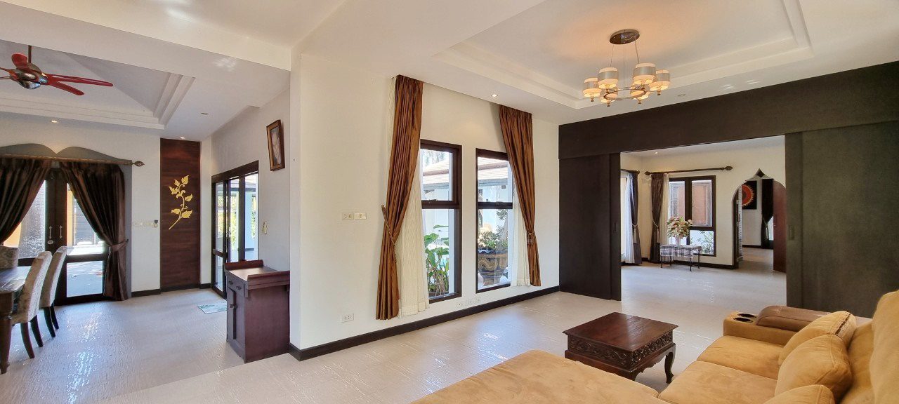 รูป 6 Bedrooms Pool Villa in East Pattaya for Sale - รูปที่ 6/25