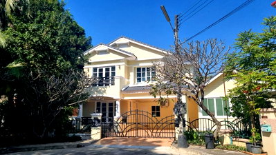 Houses for sale Hang Dong Post Office : Newly renovated Pool villa House for sale, Near Kad Farang Hangdong .
