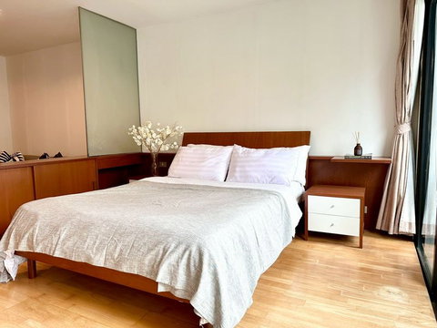 T1499 Condo for rent at The Grand Regent, corner unit, beautiful room, special price.