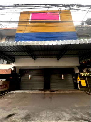 อาคารพาณิชย์ รพ.ราชวิถี 2 รังสิต : ขายอาคารพาณิชย์ 4 ชั้นครึ่ง ติดถนนตลาดรังสิต ราคาพิเศษ ด่วน!! 35 ตรว  600 ตรม  3 นอน 4 นอน รีโนเวทแล้ว
