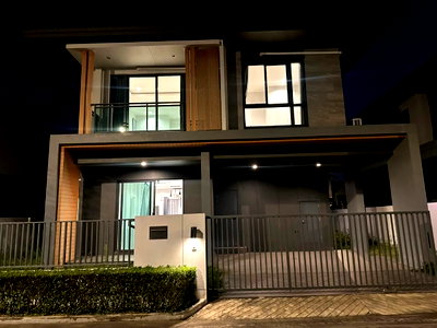 Houses for sale : Patta Define Modern Style House for Sale 4beds 3baths