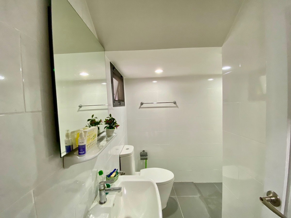 รูป 🏡 ขายบ้านแฝด 2 ชั้น เสนาพาร์ค วิลล์ รามอินทรา – วงแหวน บ้านพร้อมอยู่ ทำเลดี หน้าบ้านทิศใต้ มี Solar Cell ประหยัดค่าไฟ - รูปที่ 10/24