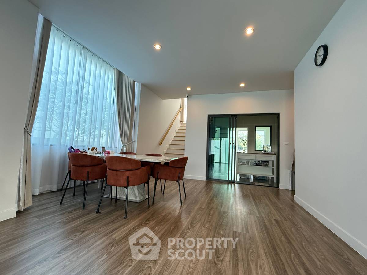 รูป บ้านเดี่ยว 4 ห้องนอน พร้อมเลี้ยงสัตว์ได้ สำหรับขาย โครงการศารันสิริ บางนา ใกล้บางสะทอง (ID 2465506) - รูปที่ 5/8