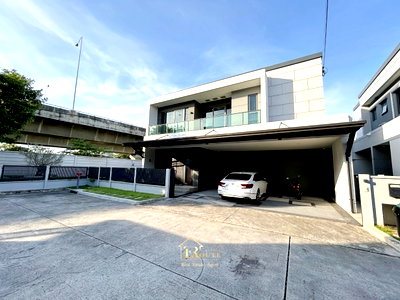 ขายบ้านเดี่ยว : ขาย CENTRO ดอนเมือง – แจ้งวัฒนะ แปลงมุม ขนาด 83.5 ตร.ว. ตกแต่งใหม่ แถมเฟอร์นิเจอร์ให้ทั้งหลัง  ใกล้ทางด่วน ด่านศรีสมาน เดินทางเพียง 5 นาที