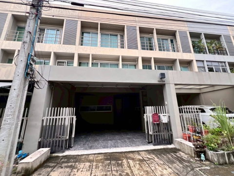 💥CP-9606💥 3-story townhome for rent in Noble Cube Pattanakarn. Fully furnished and ready to move in. 👉 Add Line @expertcondo