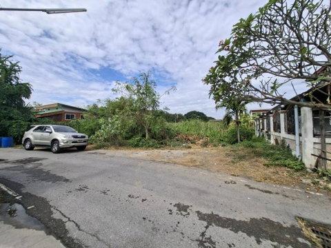 ที่ดินย่านชุมชน 2 ไร่ 40 วา (840 วา) เข้าซอยบ้านคานหาม 1 เพียง 300 เมตร ซอยวัดคานหาม อยู่ในย่านชุมชน ใกล้นิคมอุตสาหกรรมโรจนะ