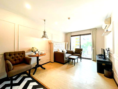 คอนโดให้เช่า : Venetian Condo for Rent