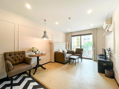 Venetian Condo for Rent