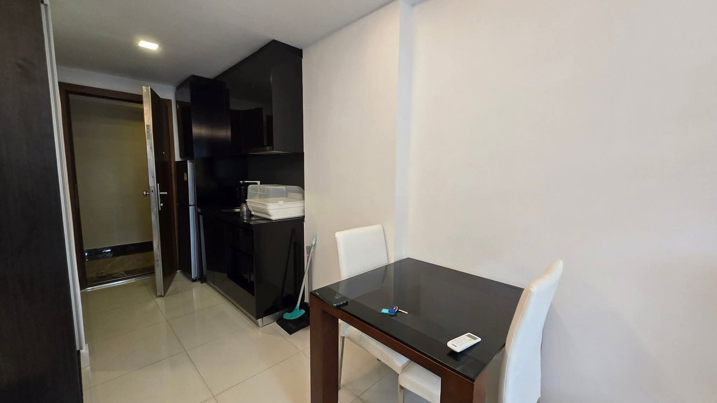 รูป Studio Condo for Sale – Club Royal Condominium, Naklua - รูปที่ 3/5