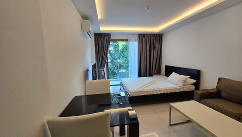 Studio Condo for Sale – Club Royal Condominium, Naklua