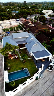 Houses for sale Rubberland : Pool villa for sale in Pattaya, corner house, Soi Siam Country Club, Bang Lamung, Chonburi