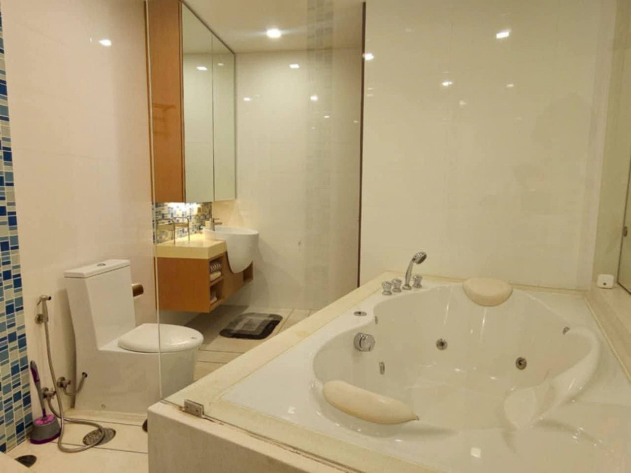 รูป Luxury 2-Bedroom for Sale – Ananya Beachfront Condominium - รูปที่ 12/14