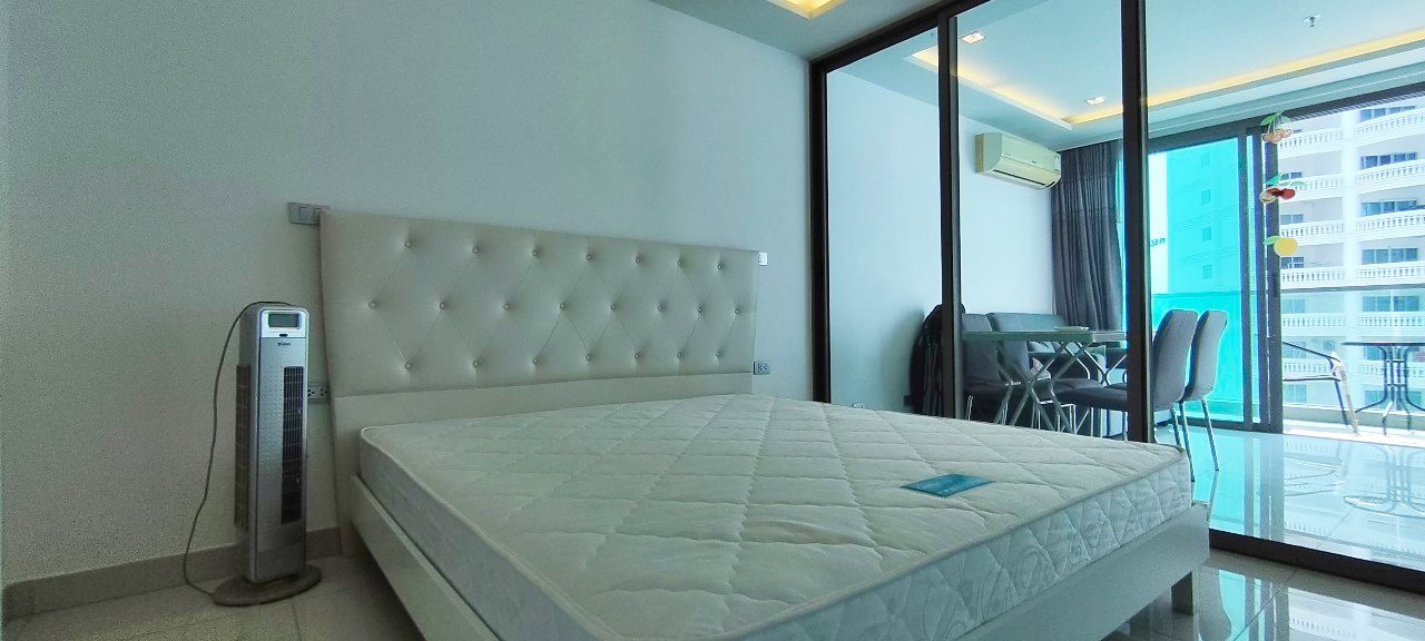 picture Wongamat Tower 1 Bedroom Condo for Sale - 4/14