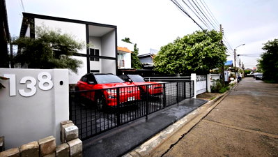 เช่าบ้านแฝด ม.ราชภัฏจันทรเกษม : บ้านสวย พร้อมอยู่ 3 นอน ลาดพร้าว