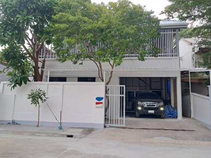 [ขาย] บ้านริมทะเลสาบ หมู่บ้านสัมมากร รามคำแหง (กำลังรีโนเวท) สิ่งอำนวยความสะดวกครบ MRT ตลาด ห้าง ร้านอาหาร คาเฟ่ โรงเรียน