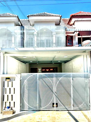ขายทาวน์โฮม : หมู่บ้าน ช. รุ่งเรือง 6  บางบัวทอง   ใกล้รถไฟฟ้าสถานีแยกบางพลู   ใกล้เซ็นทรัล เวสเกต